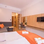 Iskra Ośrodek wypoczynkowy *