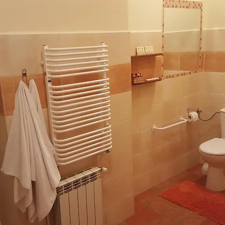 Osrodek Wypoczynkowy Iskra Semesteranläggning (resort) Piwniczna-Zdroj